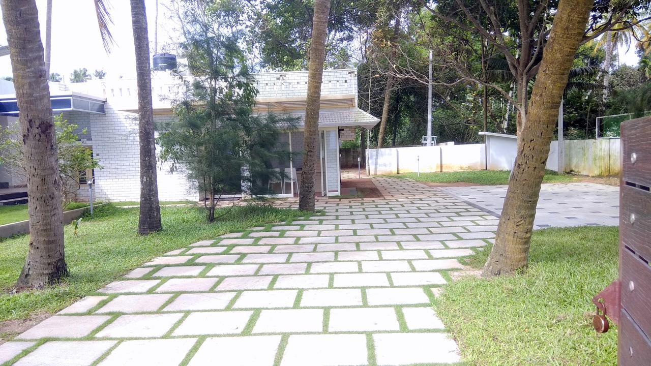 Cherai Natural Beach Hotel Cherai Beach Ngoại thất bức ảnh
