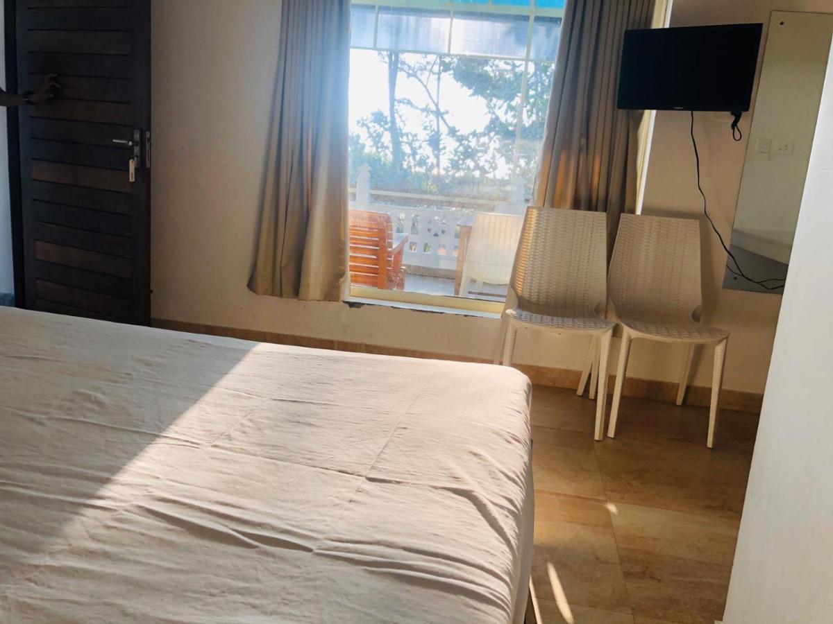 Cherai Natural Beach Hotel Cherai Beach Ngoại thất bức ảnh