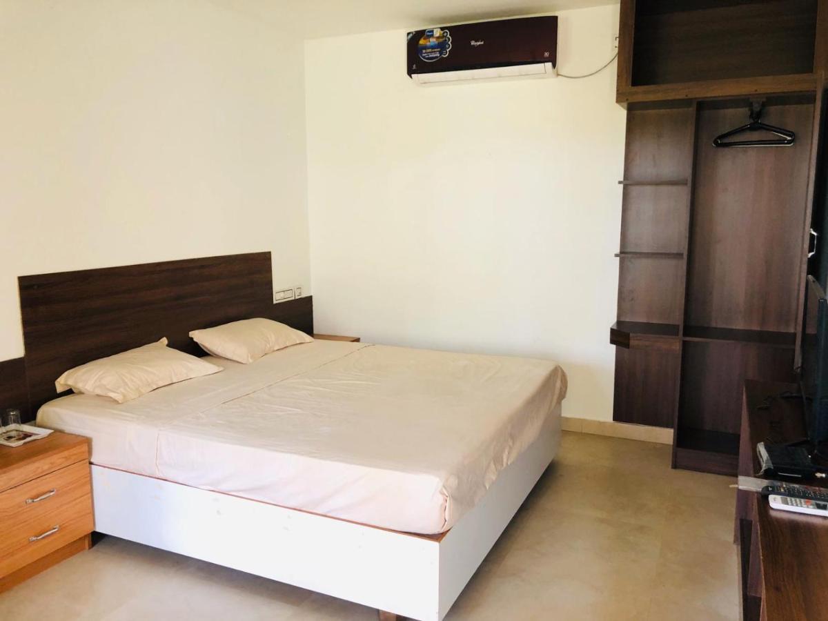 Cherai Natural Beach Hotel Cherai Beach Ngoại thất bức ảnh
